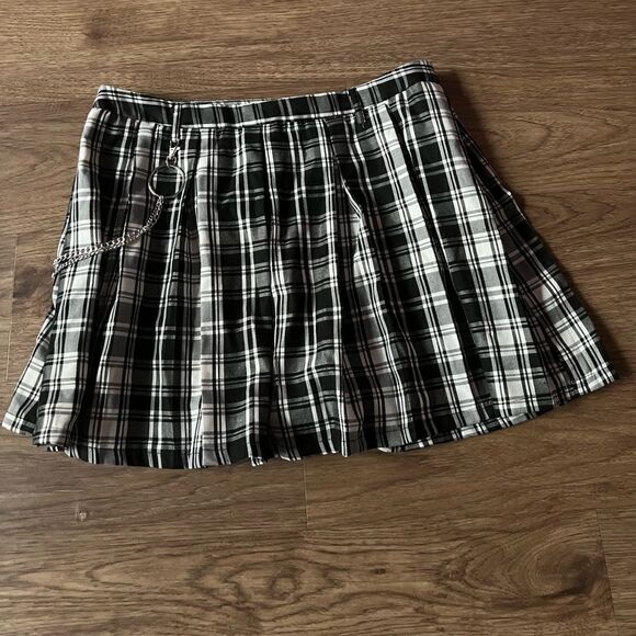 Hot Topic Black & White Plaid O-Ring Chain Skirt  size XL - Picture 3 of 6